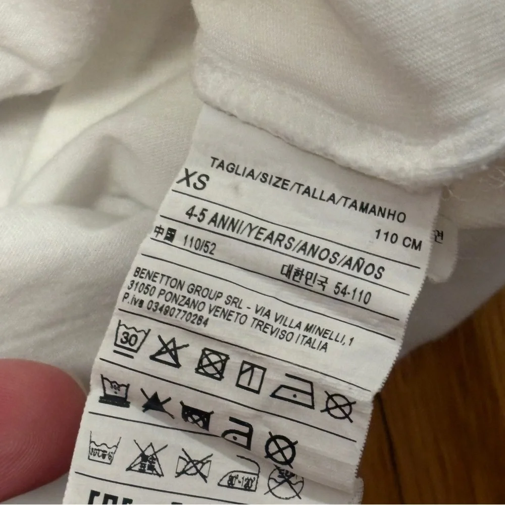 4/$20 BENETTON T-shirt XS Size 4-5 - Picture 4 of 4